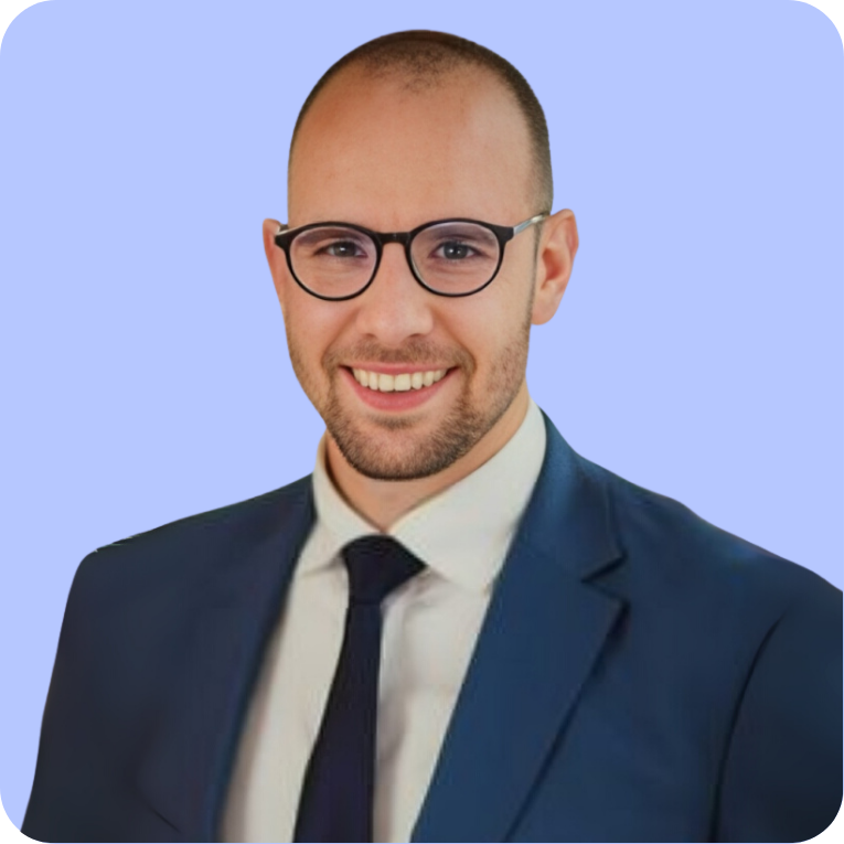Péter Árvai_Headshot