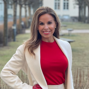 Madeleine Lindhal COO profile4 300x300